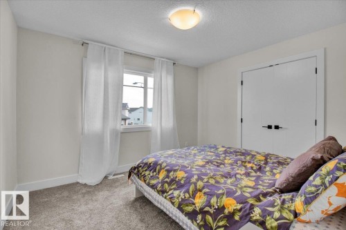 9327 181 Avenue, Edmonton, AB - Indoor Photo Showing Bedroom