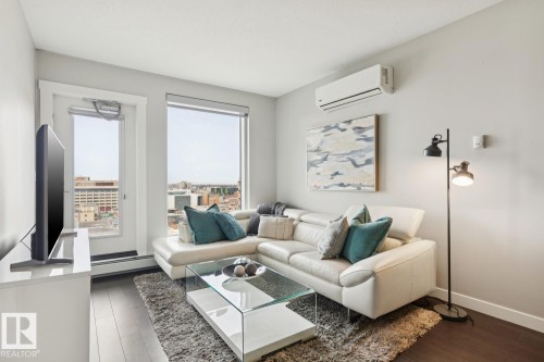905 10410 102 Avenue  Edmonton, AB T5J 0E9