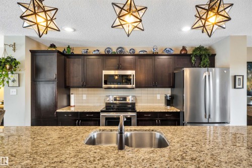 3056 Keswick Way, Edmonton, AB - Indoor Photo Showing Kitchen With Double Sink With Upgraded Kitchen