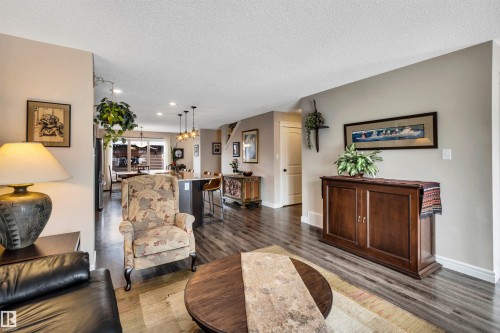 3056 Keswick Way, Edmonton, AB - Indoor Photo Showing Living Room