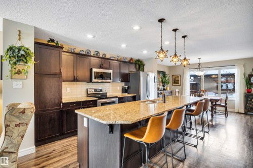 3056 Keswick Way, Edmonton, AB - Indoor Photo Showing Kitchen With Double Sink With Upgraded Kitchen