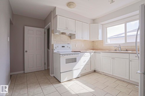 9007 129B Avenue, Edmonton, AB - Indoor Photo Showing Kitchen