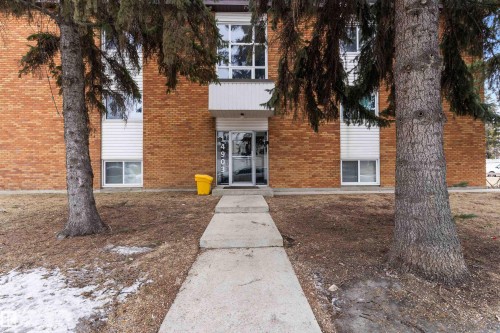 103 14903 92 Avenue, Edmonton, AB - Outdoor