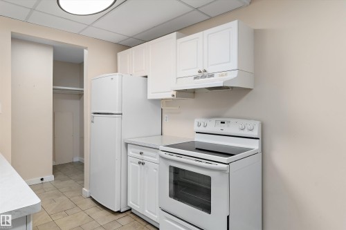 103 14903 92 Avenue, Edmonton, AB - Indoor Photo Showing Kitchen