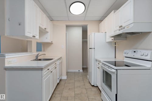 103 14903 92 Avenue, Edmonton, AB - Indoor Photo Showing Kitchen