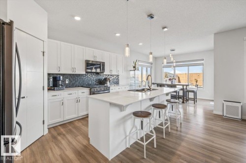 17616 124 Street, Edmonton, AB - Indoor Photo Showing Kitchen With Stainless Steel Kitchen With Upgraded Kitchen