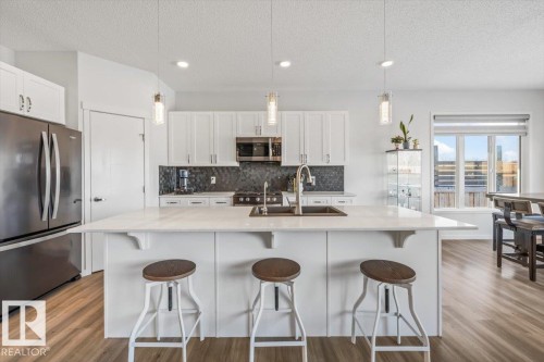 17616 124 Street, Edmonton, AB - Indoor Photo Showing Kitchen With Stainless Steel Kitchen With Upgraded Kitchen