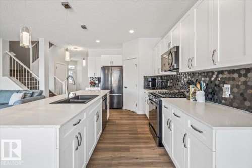 17616 124 Street, Edmonton, AB - Indoor Photo Showing Kitchen With Stainless Steel Kitchen With Double Sink With Upgraded Kitchen