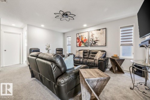 17616 124 Street, Edmonton, AB - Indoor Photo Showing Living Room