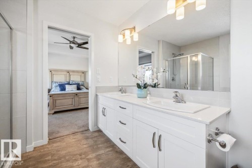 17616 124 Street, Edmonton, AB - Indoor Photo Showing Bathroom