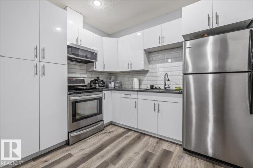 17616 124 Street, Edmonton, AB - Indoor Photo Showing Kitchen With Stainless Steel Kitchen With Upgraded Kitchen