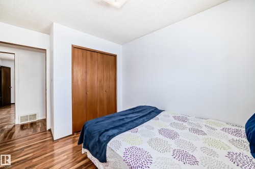 18507 98 Avenue, Edmonton, AB - Indoor Photo Showing Bedroom