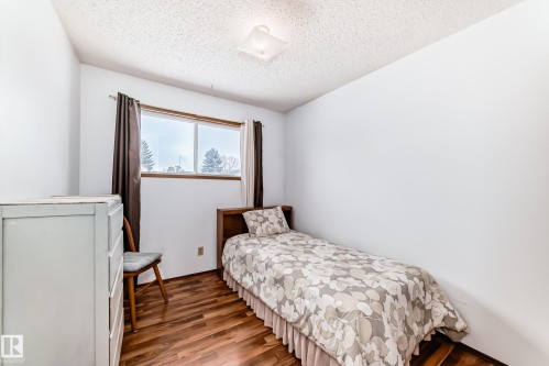 18507 98 Avenue, Edmonton, AB - Indoor Photo Showing Bedroom