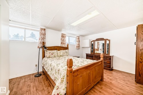 18507 98 Avenue, Edmonton, AB - Indoor Photo Showing Bedroom