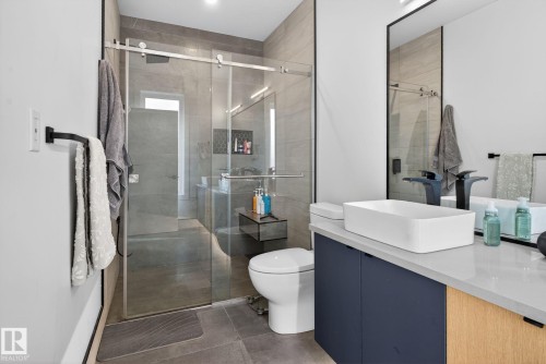 8405 77 Street, Edmonton, AB - Indoor Photo Showing Bathroom