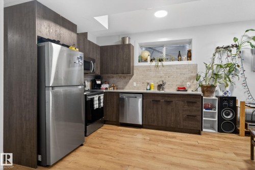 8405 77 Street, Edmonton, AB - Indoor Photo Showing Kitchen