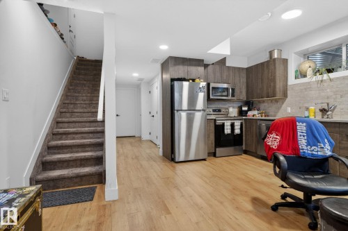 8405 77 Street, Edmonton, AB - Indoor Photo Showing Kitchen