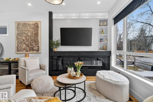 8405 77 Street, Edmonton, AB - Indoor