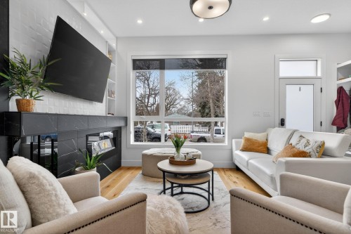 8405 77 Street, Edmonton, AB - Indoor Photo Showing Living Room
