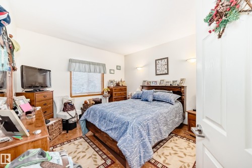 14 Linkside Place, Spruce Grove, AB - Indoor Photo Showing Bedroom