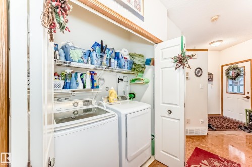 14 Linkside Place, Spruce Grove, AB - Indoor Photo Showing Laundry Room