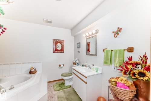 14 Linkside Place, Spruce Grove, AB - Indoor Photo Showing Bathroom