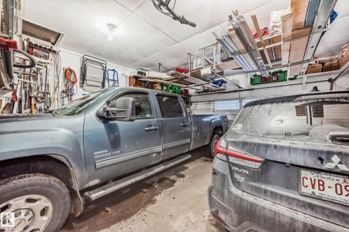 14 Linkside Place, Spruce Grove, AB - Indoor Photo Showing Garage