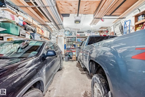 14 Linkside Place, Spruce Grove, AB - Indoor Photo Showing Garage