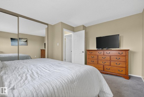 3528 56 Street, Edmonton, AB - Indoor Photo Showing Bedroom