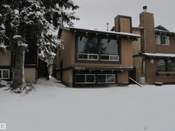 3617 43A Avenue  Edmonton, AB T6L 4R5