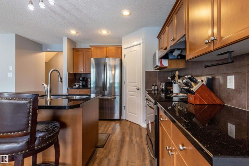 20515 92 Avenue, Edmonton, AB - Indoor Photo Showing Kitchen With Double Sink With Upgraded Kitchen