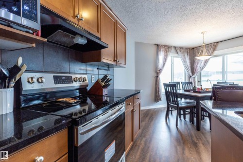20515 92 Avenue, Edmonton, AB - Indoor Photo Showing Kitchen