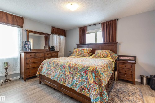 20515 92 Avenue, Edmonton, AB - Indoor Photo Showing Bedroom
