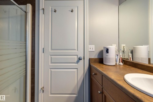 20515 92 Avenue, Edmonton, AB - Indoor Photo Showing Bathroom