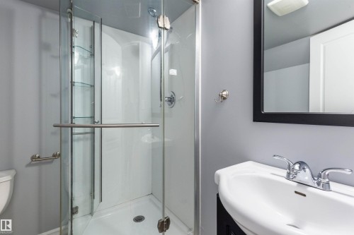 20515 92 Avenue, Edmonton, AB - Indoor Photo Showing Bathroom