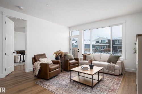 7 Sydwyck Circle, Spruce Grove, AB - Indoor Photo Showing Living Room
