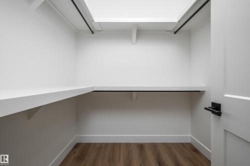 7 Sydwyck Circle, Spruce Grove, AB - Indoor With Storage