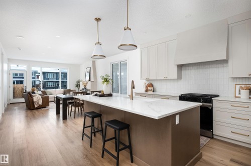 7 Sydwyck Circle, Spruce Grove, AB - Indoor Photo Showing Kitchen With Upgraded Kitchen