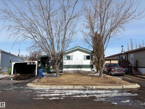 32 4202 45 Street, Wetaskiwin, AB - Outdoor