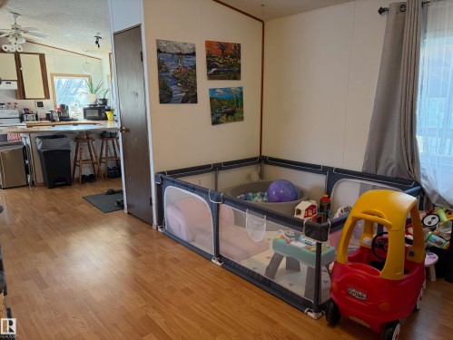 32 4202 45 Street, Wetaskiwin, AB - Indoor