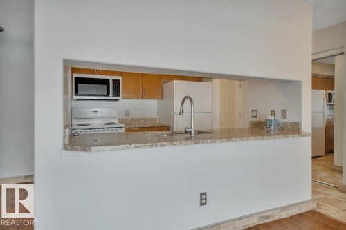 242 16311 95 Street, Edmonton, AB - Indoor Photo Showing Kitchen