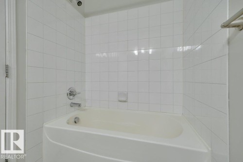 242 16311 95 Street, Edmonton, AB - Indoor Photo Showing Bathroom