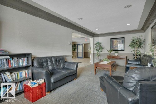242 16311 95 Street, Edmonton, AB - Indoor Photo Showing Living Room