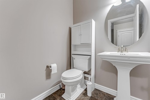 2929 16A Avenue, Edmonton, AB - Indoor Photo Showing Bathroom