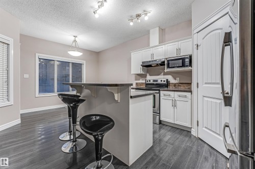 2929 16A Avenue, Edmonton, AB - Indoor Photo Showing Kitchen