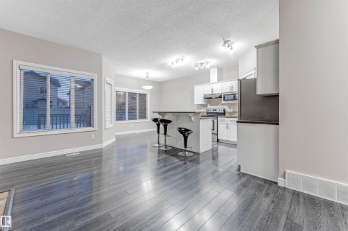 2929 16A Avenue, Edmonton, AB - Indoor Photo Showing Kitchen