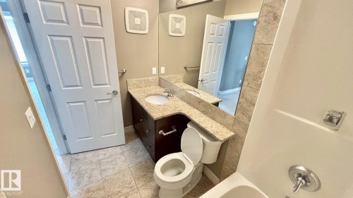 16 2003 Rabbit Hill Road Nw, Edmonton, AB - Indoor Photo Showing Bathroom