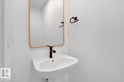 1309 Keswick Drive, Edmonton, AB - Indoor Photo Showing Bathroom