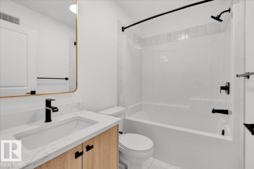 1309 Keswick Drive, Edmonton, AB - Indoor Photo Showing Bathroom