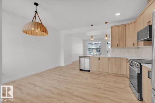 1309 Keswick Drive, Edmonton, AB - Indoor Photo Showing Kitchen